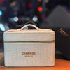 💥現金價💥🌟Chanel Beauty 贈品✨酒店護理級白金手提箱🌟 高級感爆燈💖限量極少‼-💳 付款後約4星期送到🏠