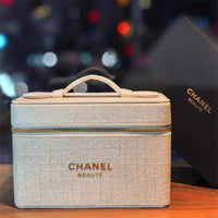 💥現金價💥🌟Chanel Beauty 贈品✨酒店護理級白金手提箱🌟 高級感爆燈💖限量極少‼-💳 付款後約4星期送到🏠